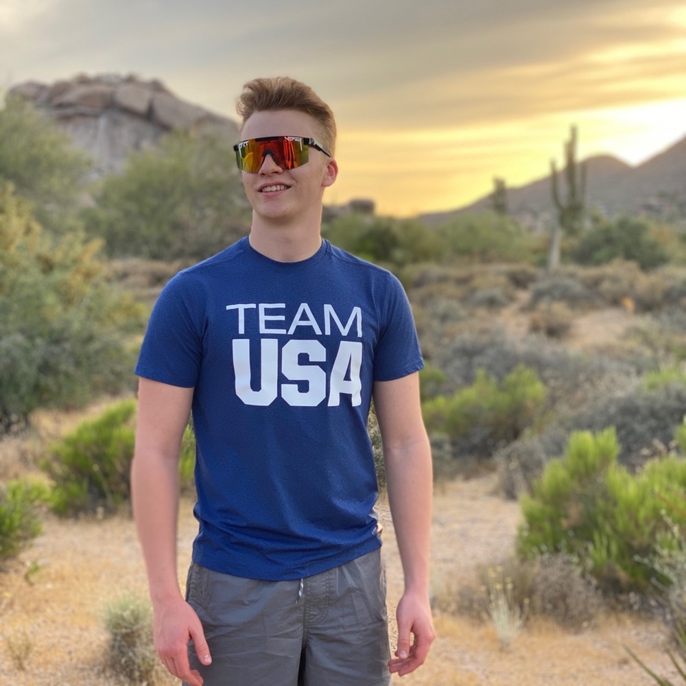 Meet your Posher, Ethan